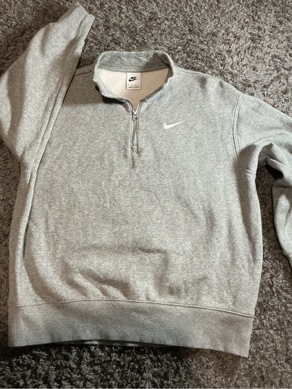 Nike Men’s Light Grey Quarter-Zip Pullover Sweatshirt